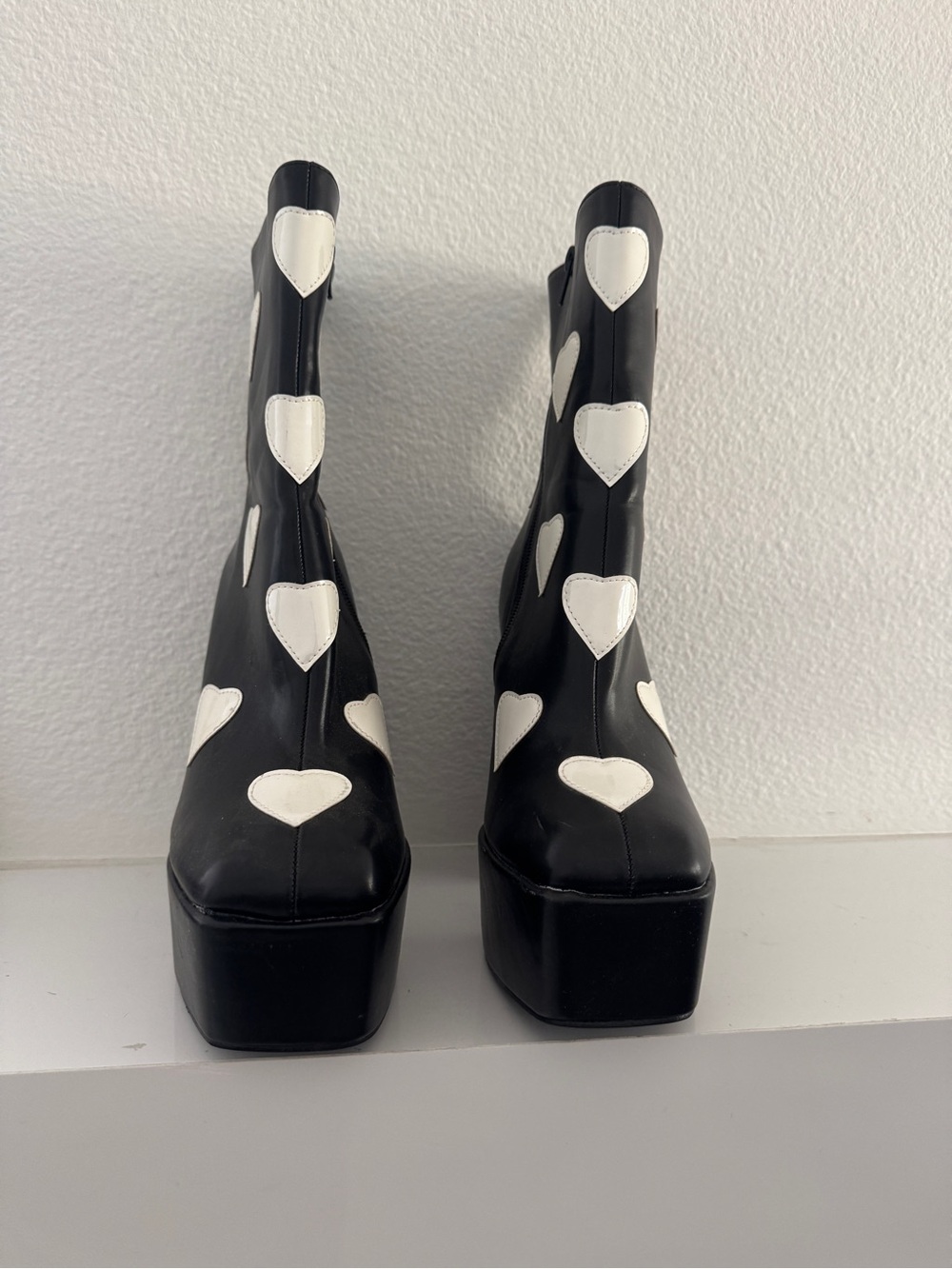 Nasty Gal Black Platform Ankle Boots with White Hearts - Picture 4 of 5